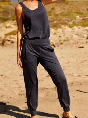 NWT SWEATY BETTY Gary Jumpsuit Scoop Neck Sleeveless Racerback in Urban Grey | S